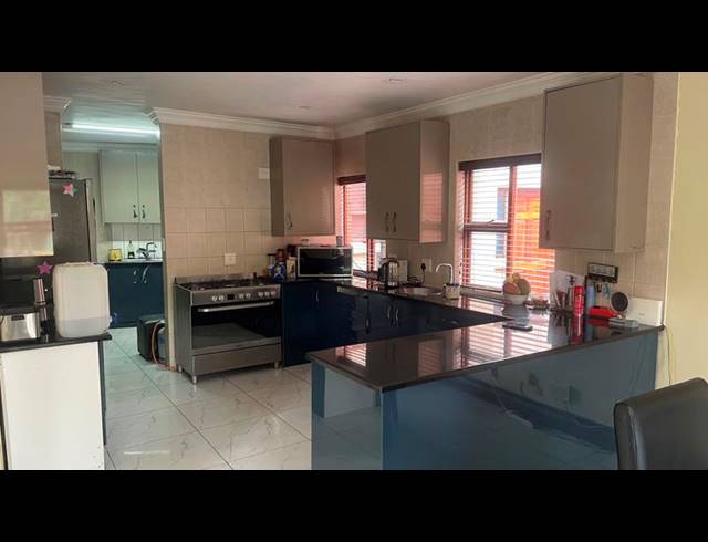 3 BEDROOM HOUSE FOR SALE IN ELDOGLEN